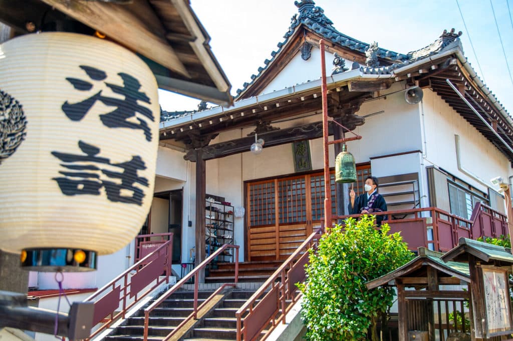 為麿山 安楽寺 外観